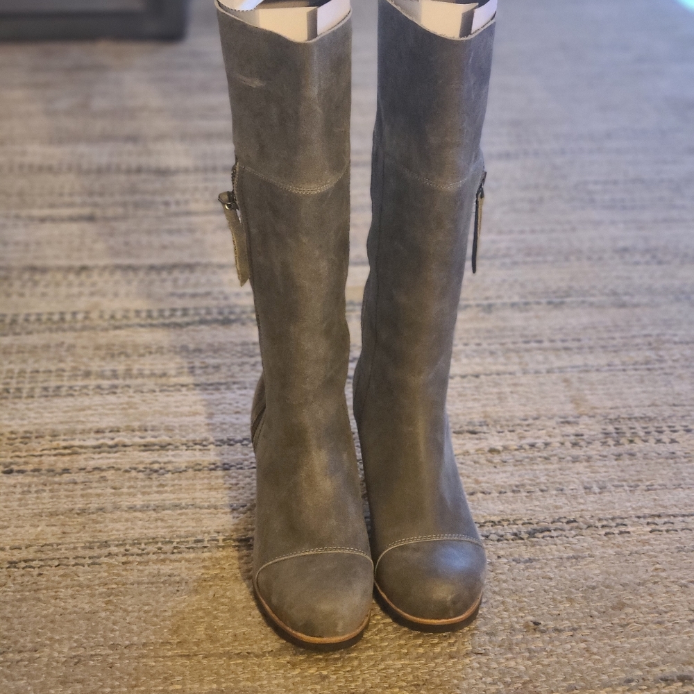SOREL tall waterproof boots